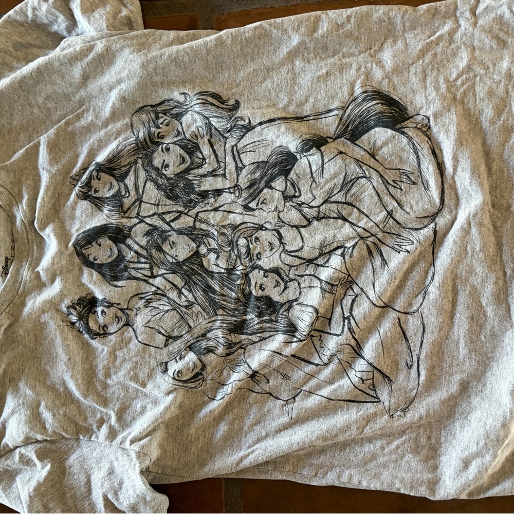Disney Princess Grey T shirt size M